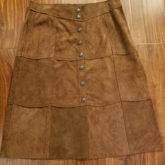 GAP Dresses & Skirts - Gap Brown Suede Leather Snaps Size 6 Skirt NWT